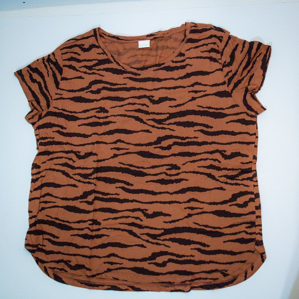 NWOT Tiger Print Tee
